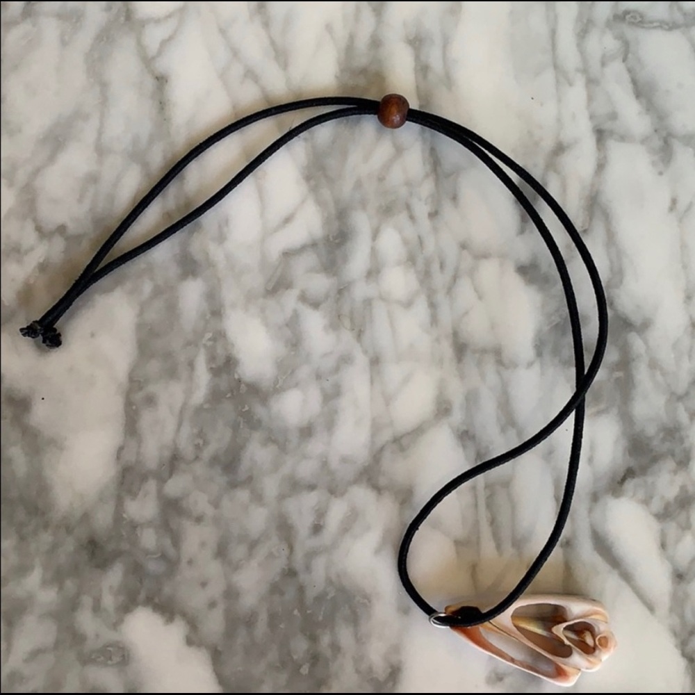 Shell necklace - Picture 4 of 4